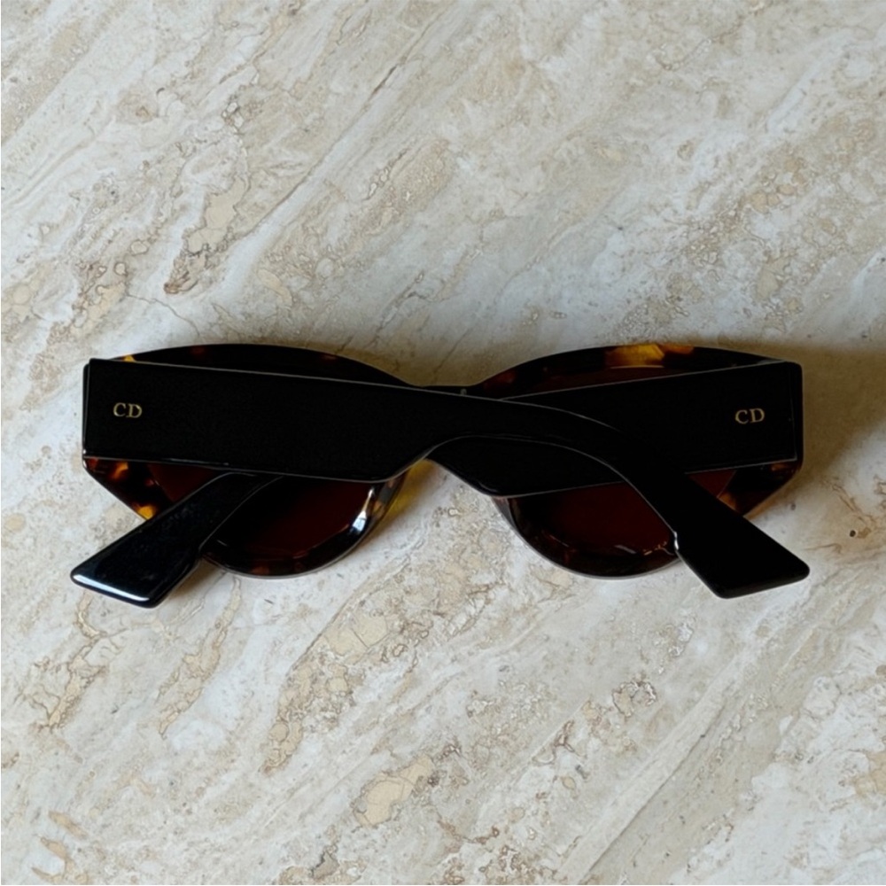 CHRISTIAN DIOR Spirit2 Cat-Eye Sunglasses in Beautiful Tortoise - Picture 5 of 13